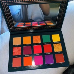 Ace Beaute Nostalgia eyeshadow palette